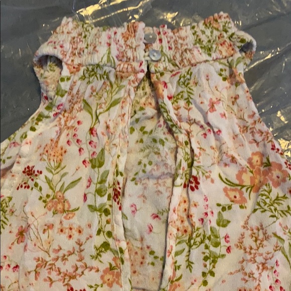 Cute summer blouse size small - Picture 3 of 3